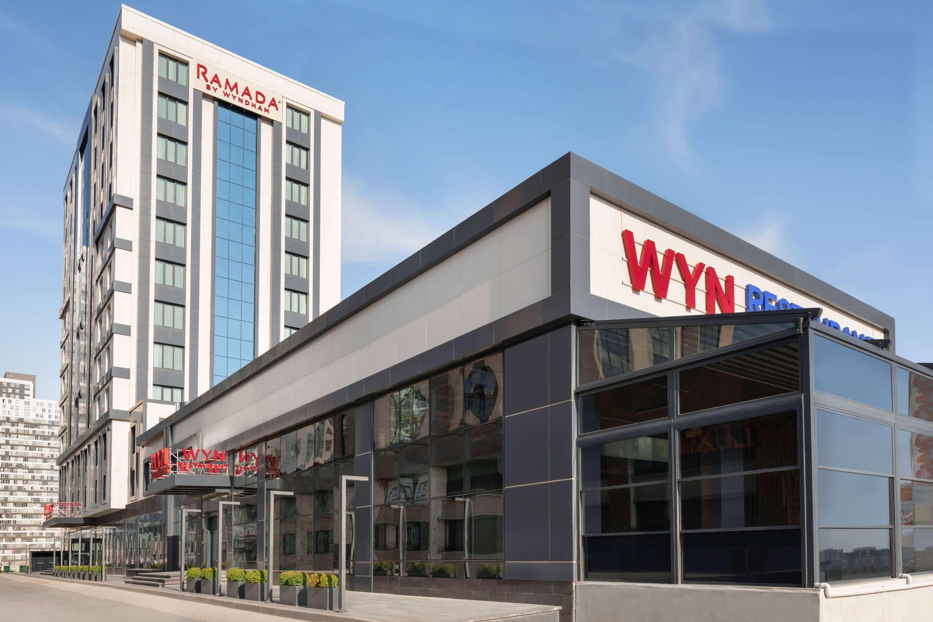 Ramada By Wyndham Beylikduzu Hotel Istanboel Buitenkant foto